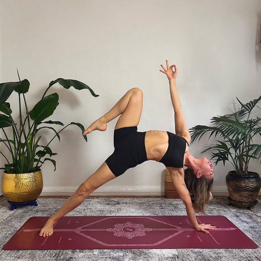 Liforme Paisley Passion Yoga Mat - Maroon - Image 3
