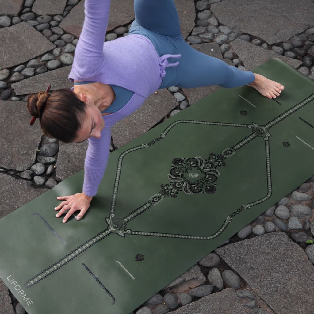 Liforme Mindful Garden Yoga Mat - Deep Forest Green - Image 3