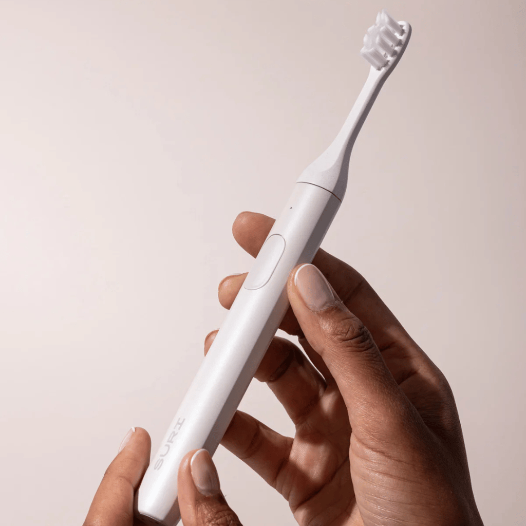 SURI Electric Toothbrush with UV Light Cleaning and Charging Case - Sea Mist - Image 7