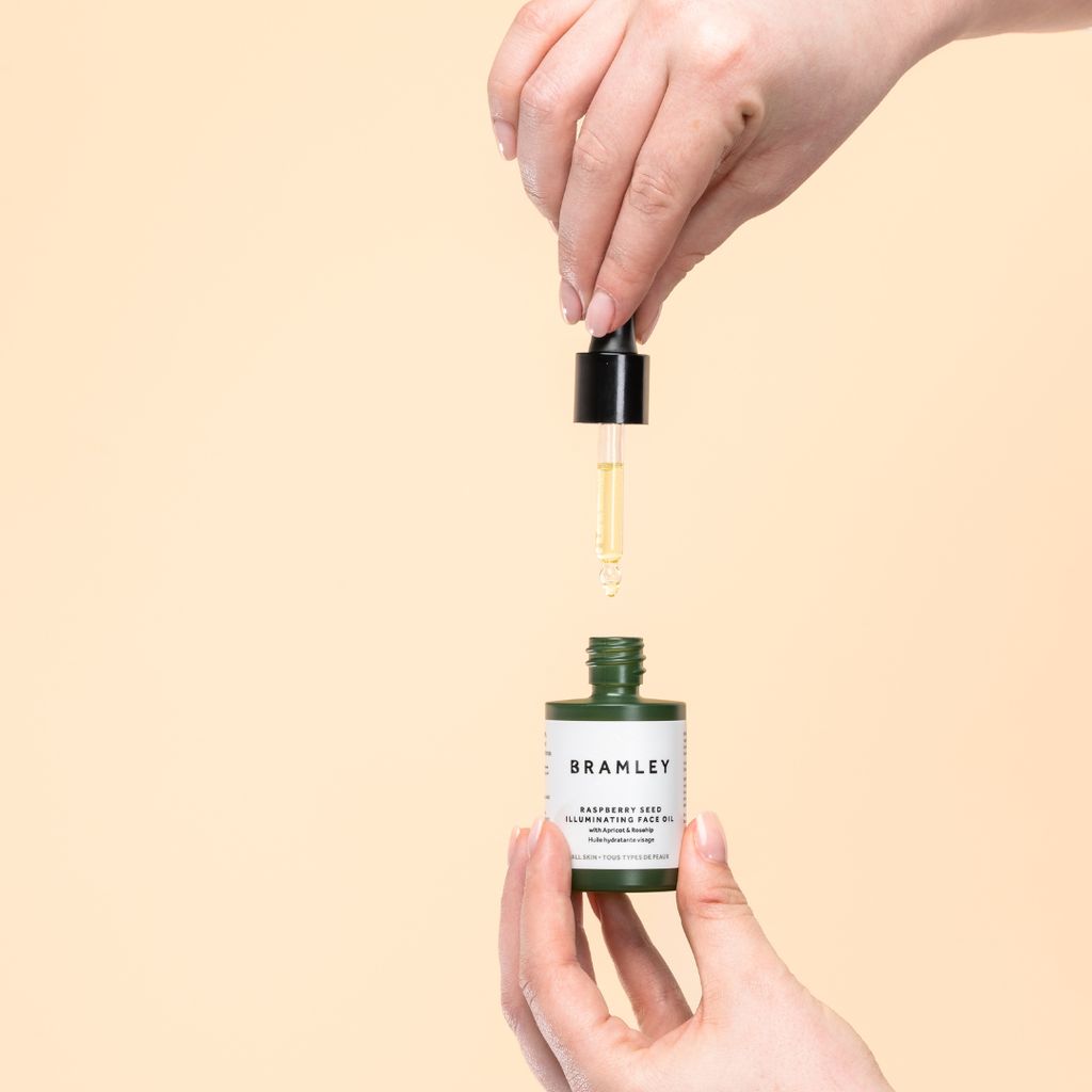 Raspberry Seed Illuminating Face Oil - Image 2