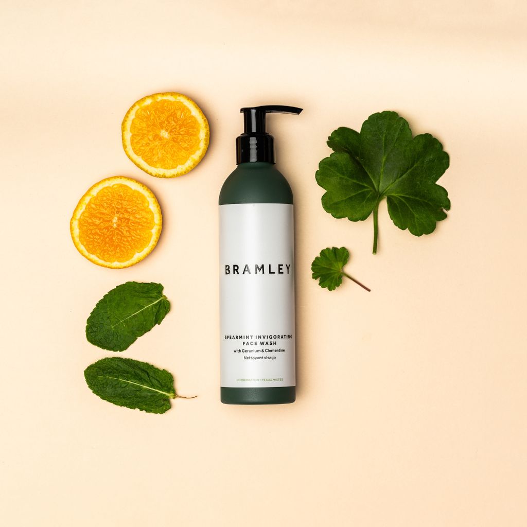 Spearmint Invigorating Face Wash - Image 2