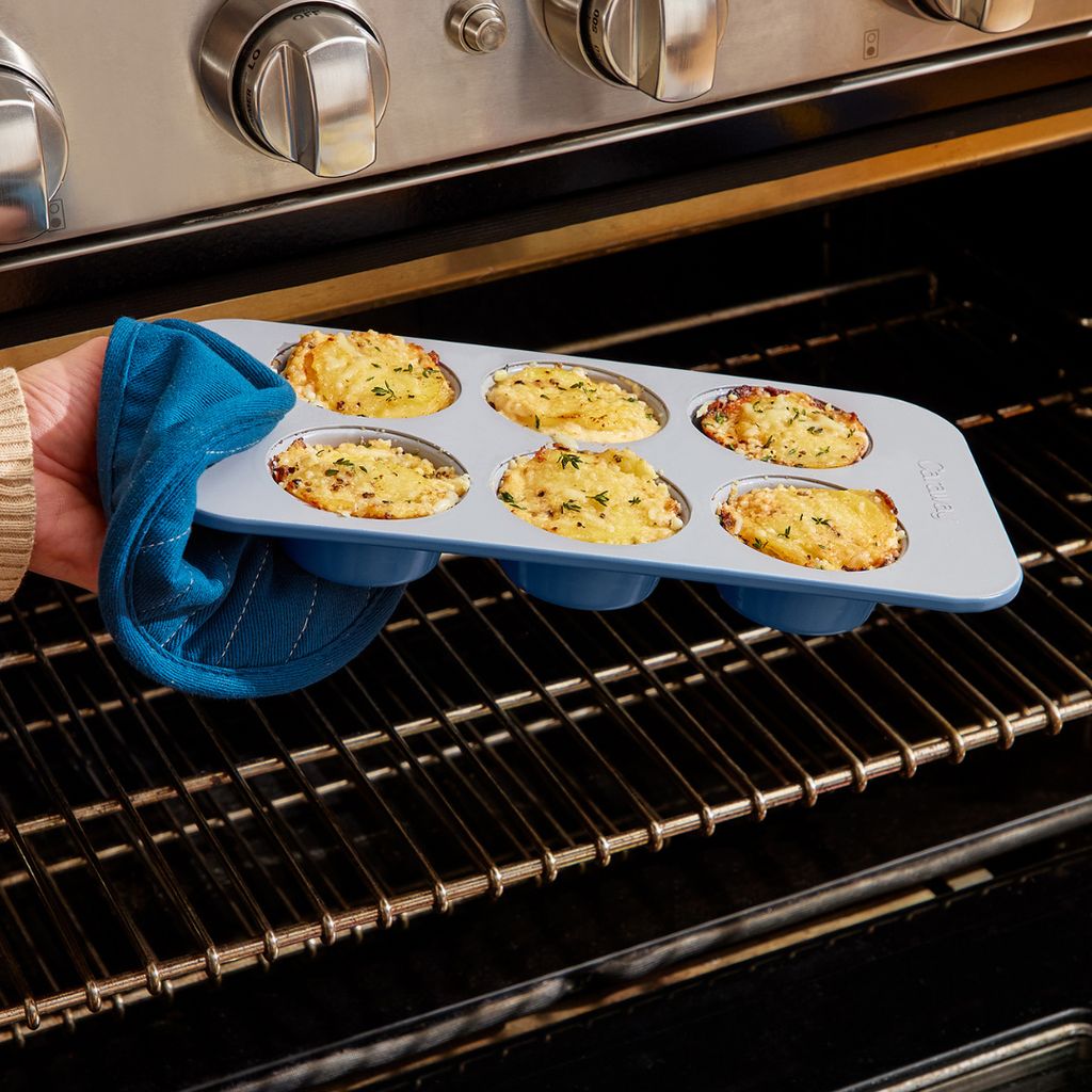6 Cup Muffin Pan Cream - Image 2