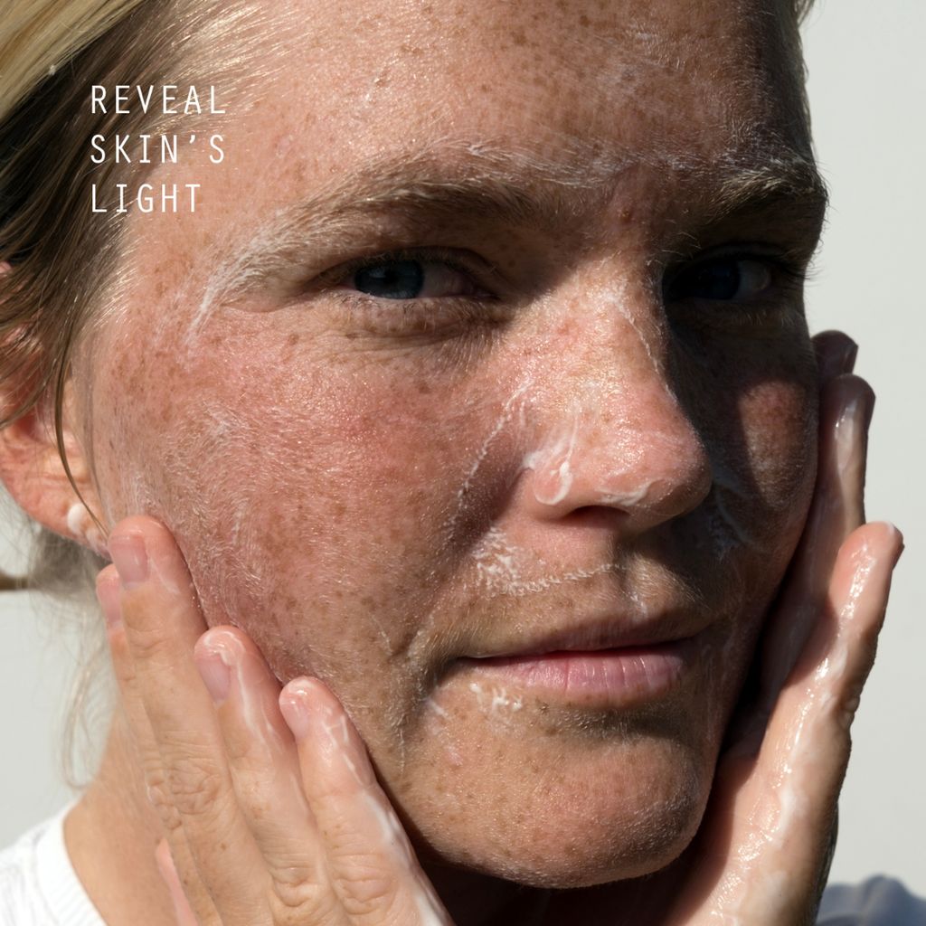 Nordic Dream Rejuvenating Cleanser - Image 3