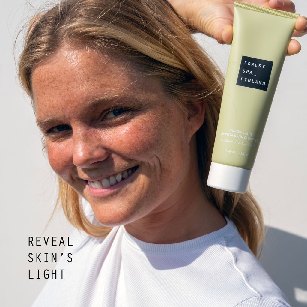 Nordic Light Revitalising Cleanser - Image 3