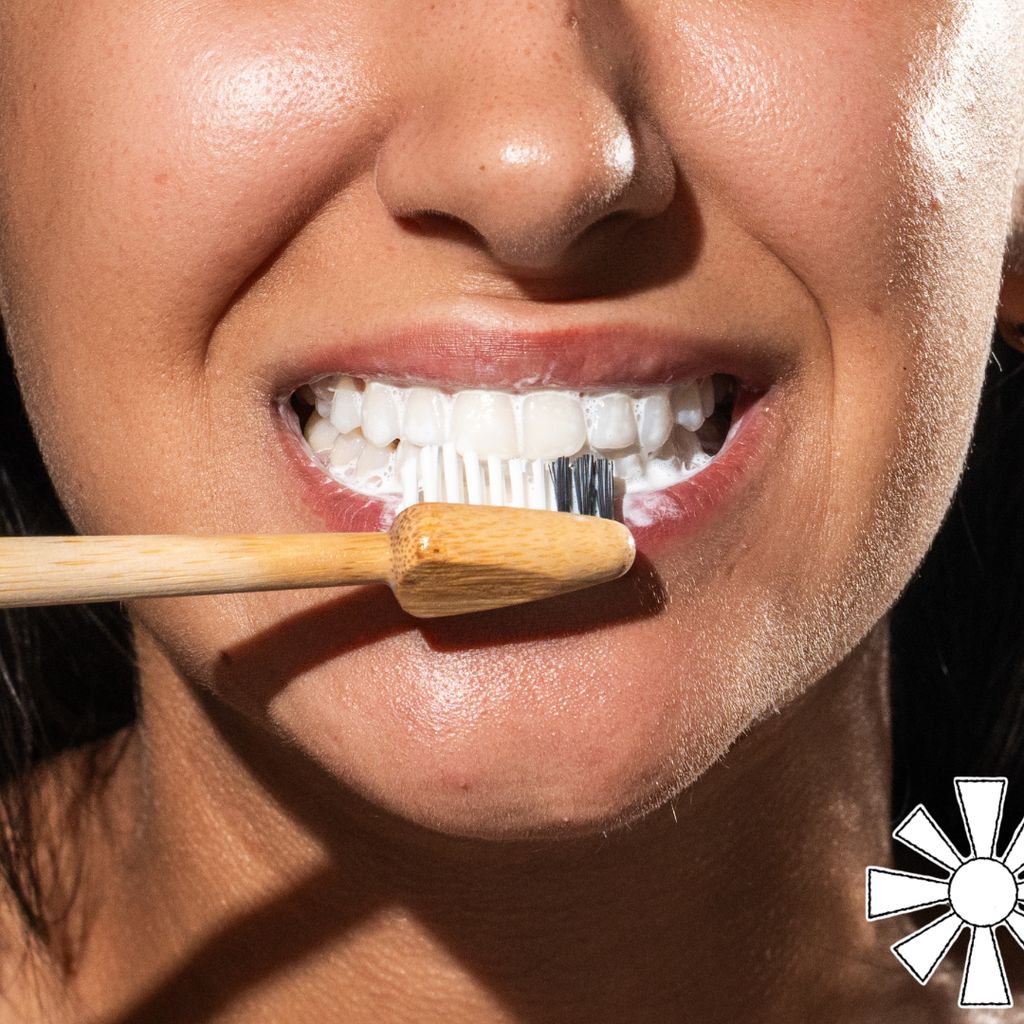 PRO WHITENING Toothpaste with Hydroxyapatite, Vitamin B12 & E - Image 4