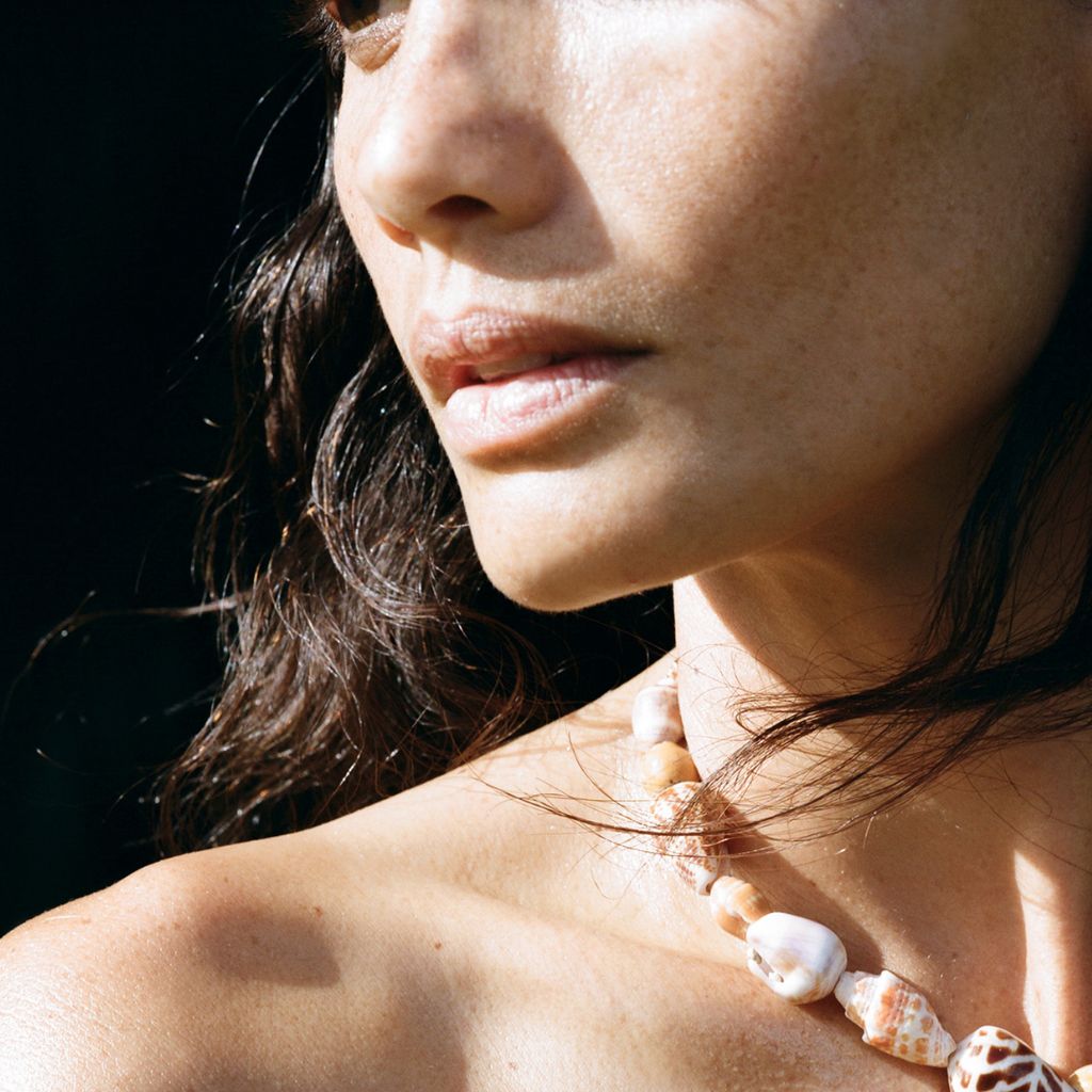 A.M.S Green Botanical Body Oil - Image 4